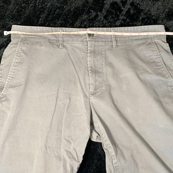 Men's Gray Goodfellow Hennepin Chino Labeled as 34 x 32 - Picture 6 of 11